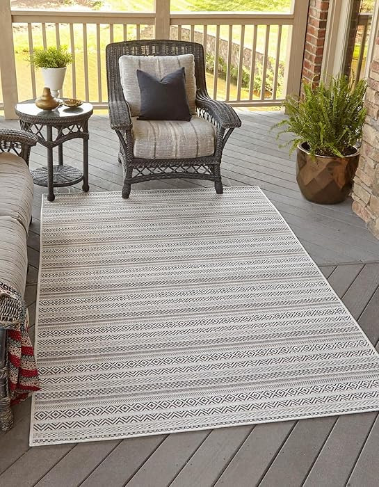 Unique Loom Outdoor Striped Collection Area Rug - Maia (5' 3" x 8' Rectangle, Beige/Ivory) | Amazon (US)