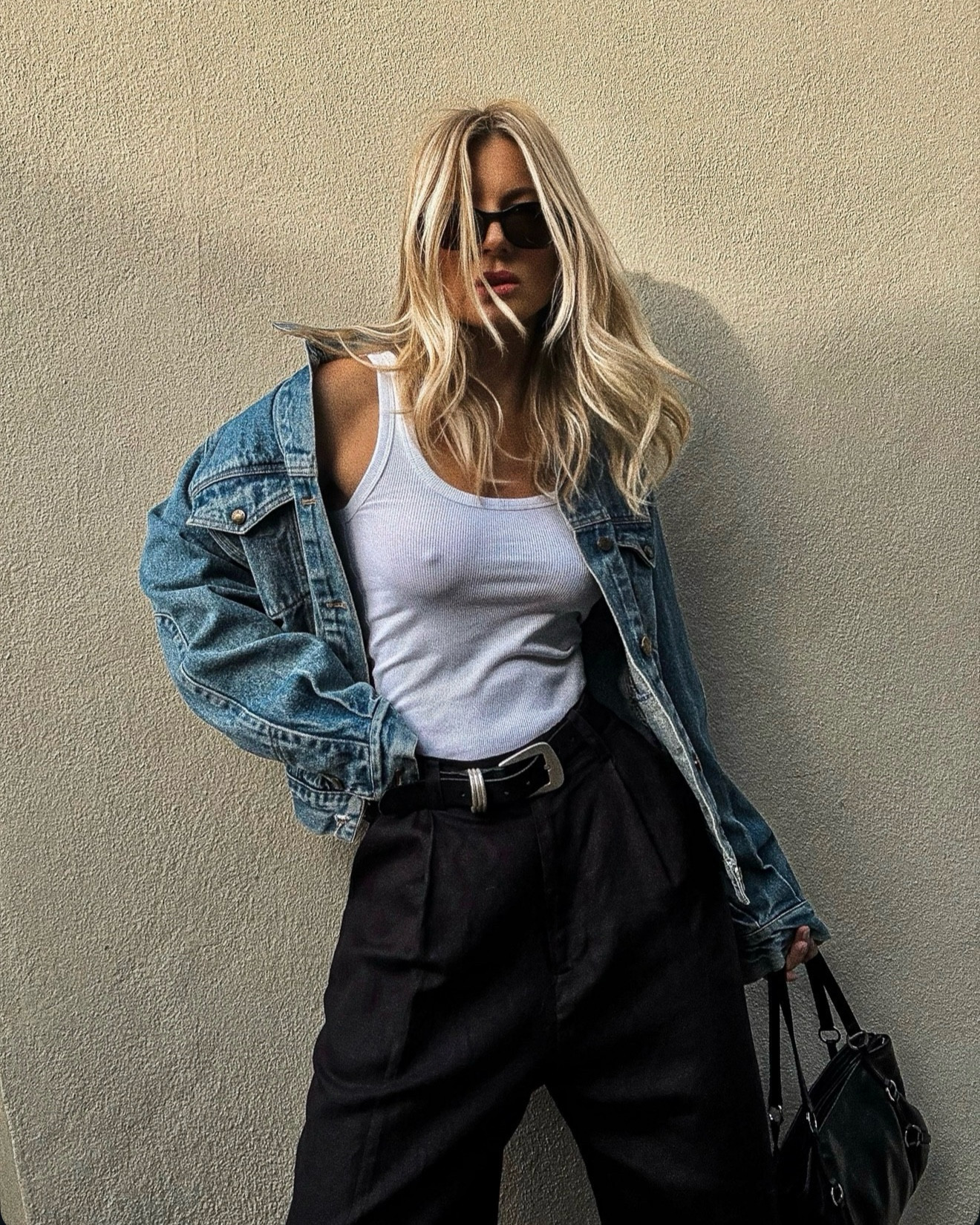 Basics always 

NOTE: my Calvin jacket is 90s secondhand vintage and bag is secondhand vintage 

#basicstyle #minimalstyle #minimalchic #streetstyle #90sstyle 

#LTKootd