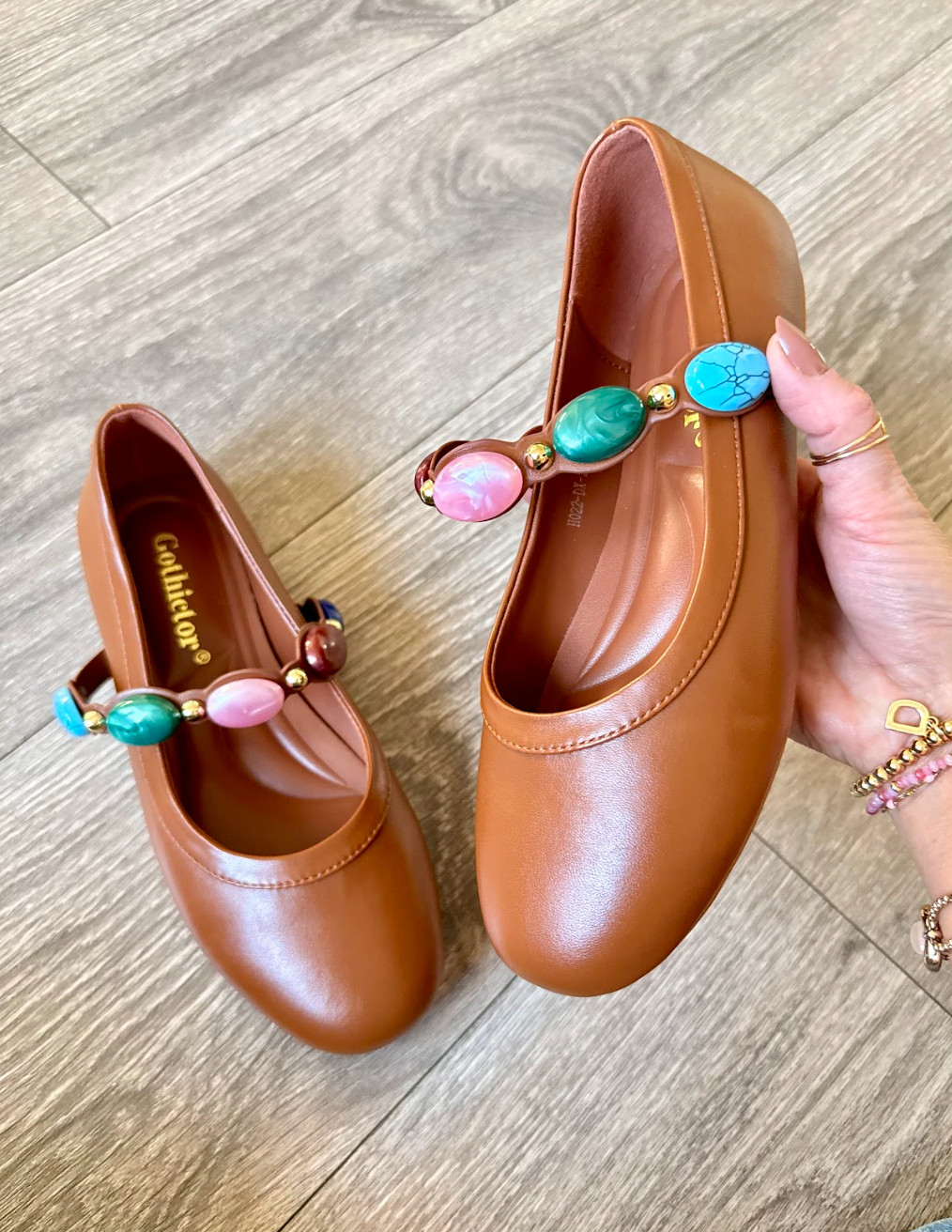 Add a pop of color to your look with these stylish flats. Perfect for any occasion! 

 #LTKootd #LTKSaleAlert