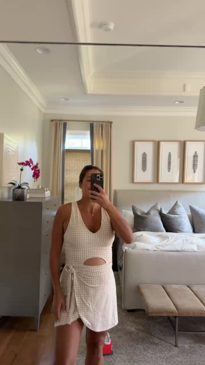 This dress is on sale now!!

Tts: medium

Tennis dress, tennis dresses, activewear on sale, sale finds, bump friendly tennis dresses, bump friendly activewear, boy mom, grace white

#LTKSeasonal #LTKfitnessgoals #LTKBump