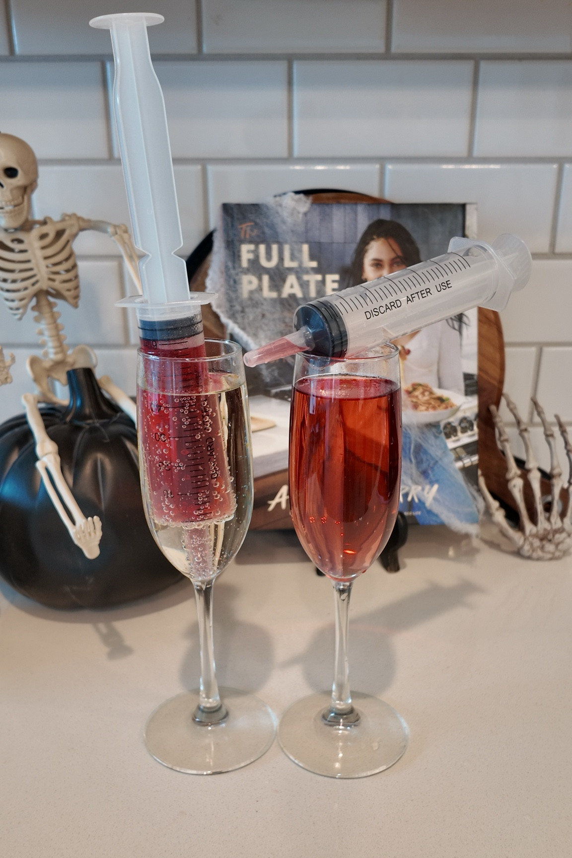 Spooky mimosa. Halloween party ideas. Halloween ideas  