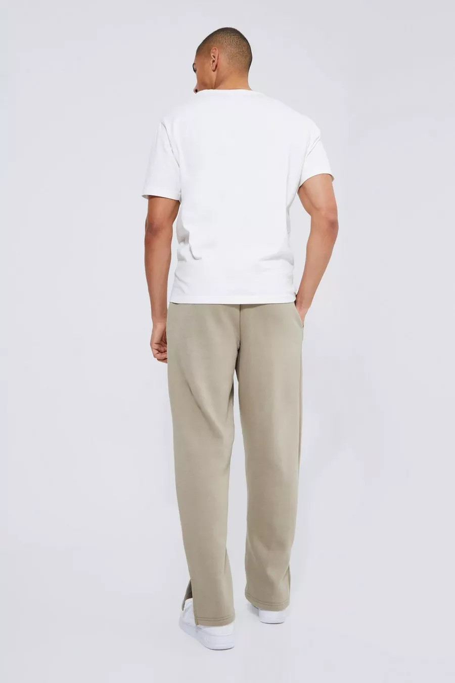 Lockere Official Jogginghose mit geteiltem Saum | Boohoo.com (DE)