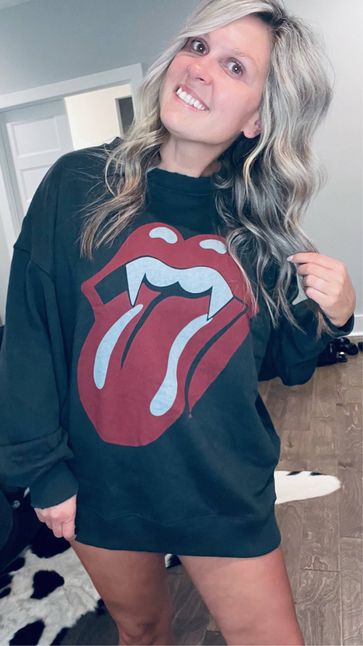 the BEST sweatshirt hands down!!! go my friends, NOW & get it, so comfy and oh, so cute!!! 🖤🖤

#LTKunder100 #LTKstyletip