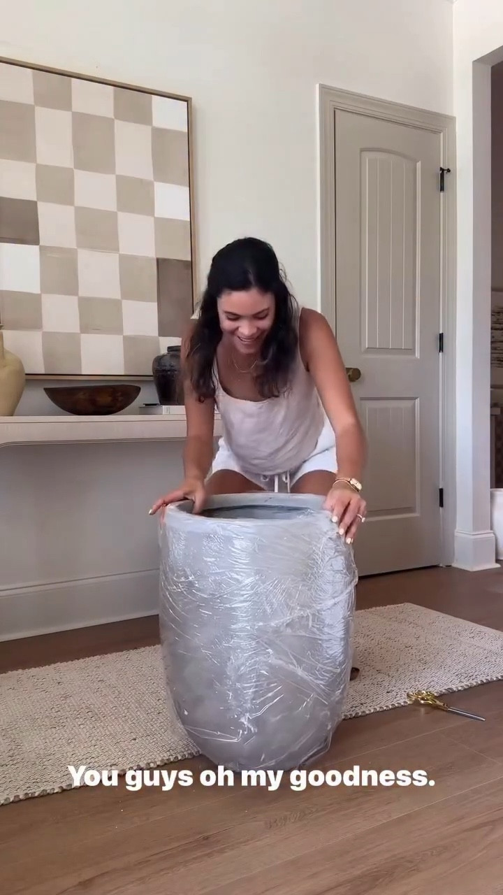 How PERFECT is this concrete planter!!!😍 Type “YES” to snag this beauty!!! So good for spring and summer patio refresh or inside your home all from Amazon!!