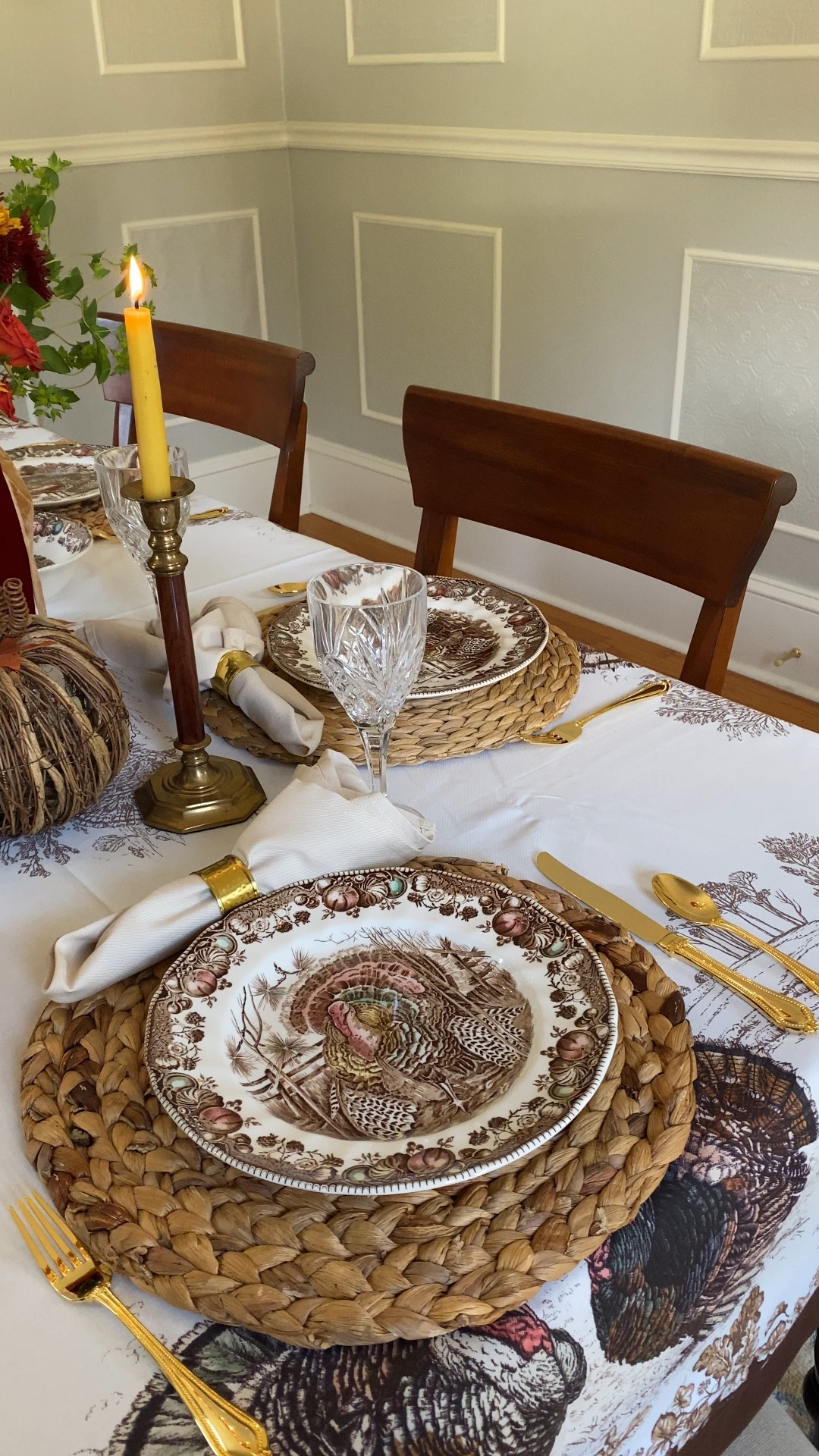 If you’re looking for inspiration on how to decorate your table for Thanksgiving this year, I’m linking several of the things that I used on my Thanksgiving table last year. This Saturday I’ll be publishing my next article with how I’ve decorated my Thanksgiving table this year. Be sure to check out my website BelleAntiquarian.com.


#LTKHome #LTKSeasonal #LTKHoliday