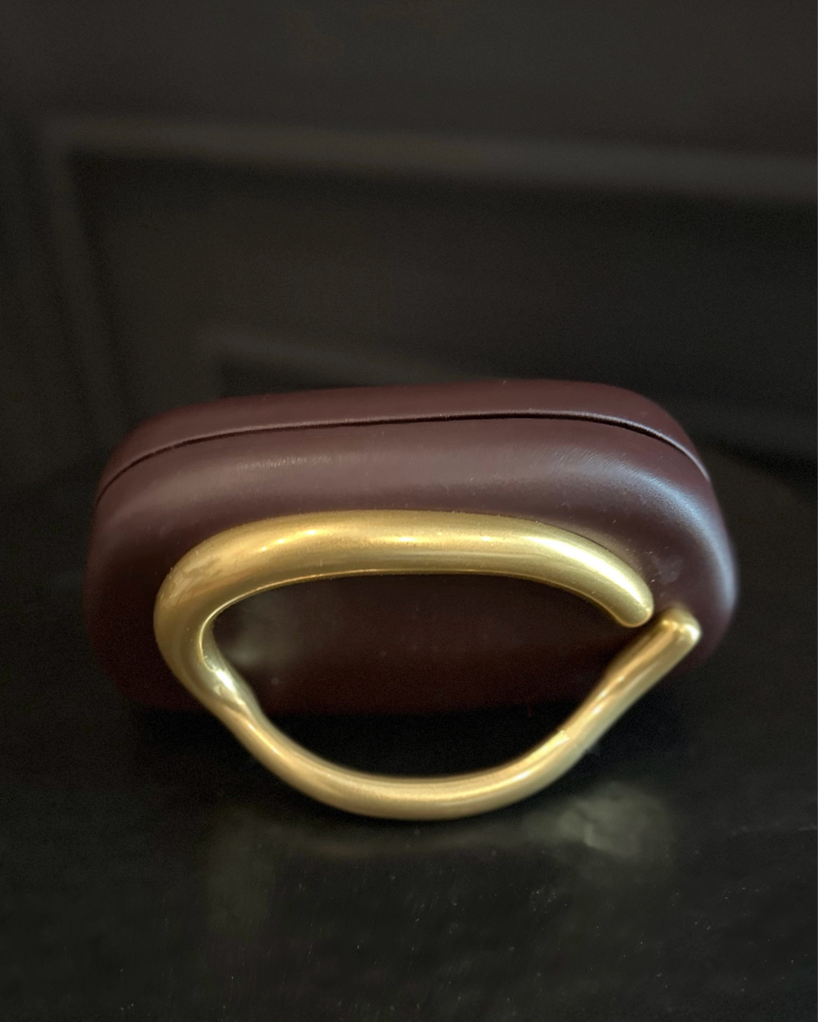 I love the shape of her 😍😍

#LTKFindsUnder100 #LTKItBag #LTKParties