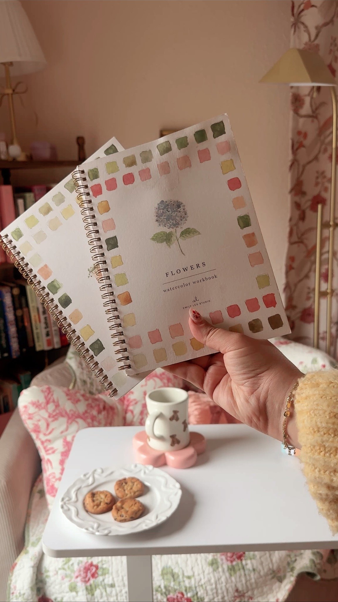 Cutest guided water color book 💕