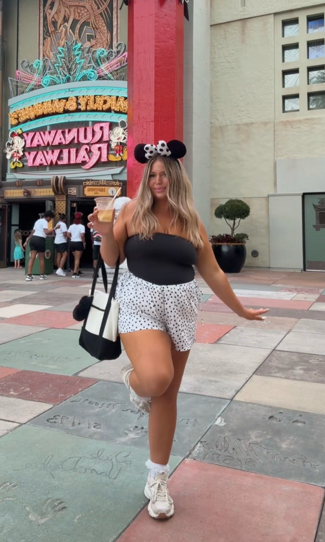 Disney mom outfit 🐭✨

#LTKTravel #LTKMidsize #LTKmomlife