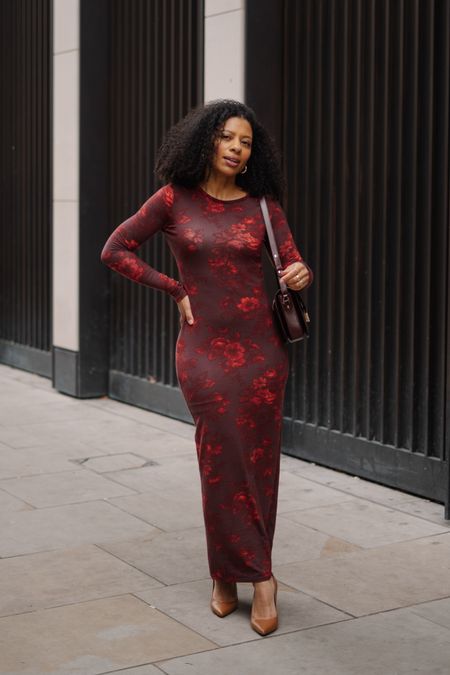 Red / Burgundy knit dress, perfect for date night. 

Winter outfit
Petite outfit 

#LTKeurope #LTKstyletip #LTKover40