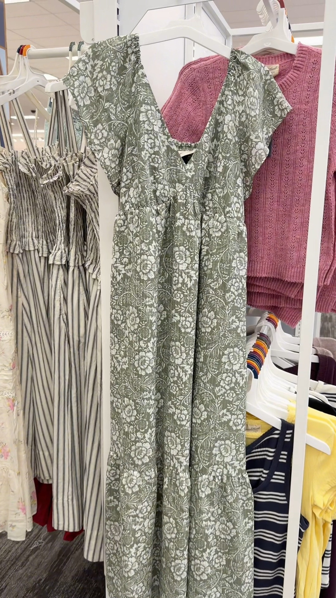 Such a pretty green maxi dress! 

#LTKSeasonal #LTKSpringSale #LTKootd