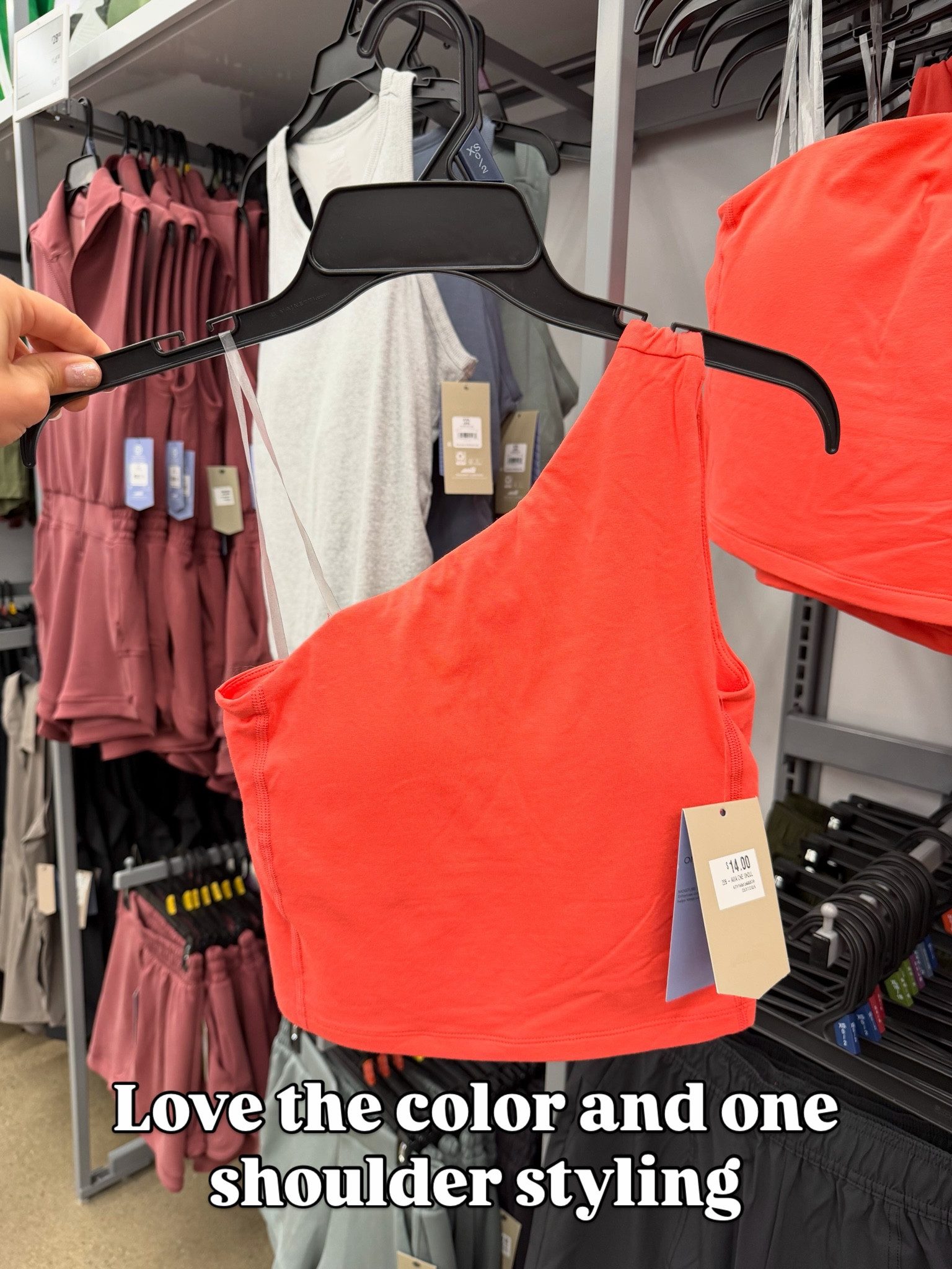 This top is so cool, it’s athleisure and would look so good with wide leg pants or shorts. #walmartfashion