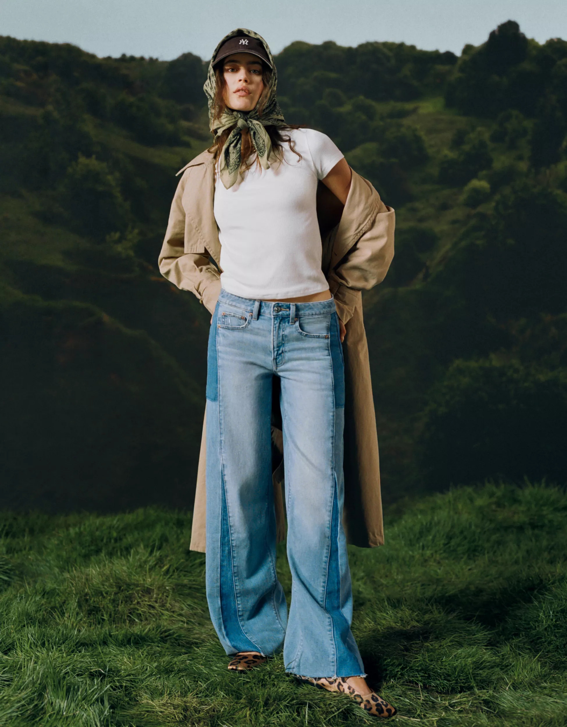 AE Dreamy Drape Stretch Patchwork Low-Rise Baggy Wide-Leg Jean | American Eagle Outfitters (US & CA)