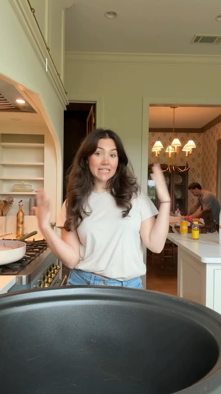 TWAS SO YUMMY!! Kids loved it too 🤪 what’s your fav crockpot dinner to make?!

INGREDIENTS: 
• 2 lbs Italian turkey sausage, casings removed (or lean ground beef)
• 1 can (28 oz) crushed tomatoes
• 1 can (15 oz) tomato sauce
• 1 can (6 oz) tomato paste
• 4 cups chicken or beef broth
• 1 large onion, diced
• 4 cloves garlic, minced
• 3 tosp Italian seasoning
• 1 tsp tennel seeds (optional, adds authentic Italian sausage flavor)
• 8 oz lasagna noodles, broken into
pieces
• 1 cup low-tat cottage cheese
• 1 cup shredded mozzarella cheese
• 1/2 cup grated Parmesan cheese
• Fresh basil for garnish
• Salt and pepper to taste

HOW TO:
1. Brown Italian sausage in a skillet, breaking it up as it cooks (8-10 minutes)
2. Drain excess fat
3. Add sausage, crushed tomatoes, tomato sauce, tomato paste, broth, onion, garlic, Italian seasoning, and fennel seeds to slow cooker
4. Stir to combine
5. Cook on LOW for 5-6 hours or HIGH for 3-4 hours
6. About 30 minutes before serving, break lasagna noodles into bite-sized pieces and add to slow cooker
7. Continue cooking until noodles are tender
8. Taste and season with salt and pepper
9. Ladle soup into bowls

#dinner #cook #protein #family