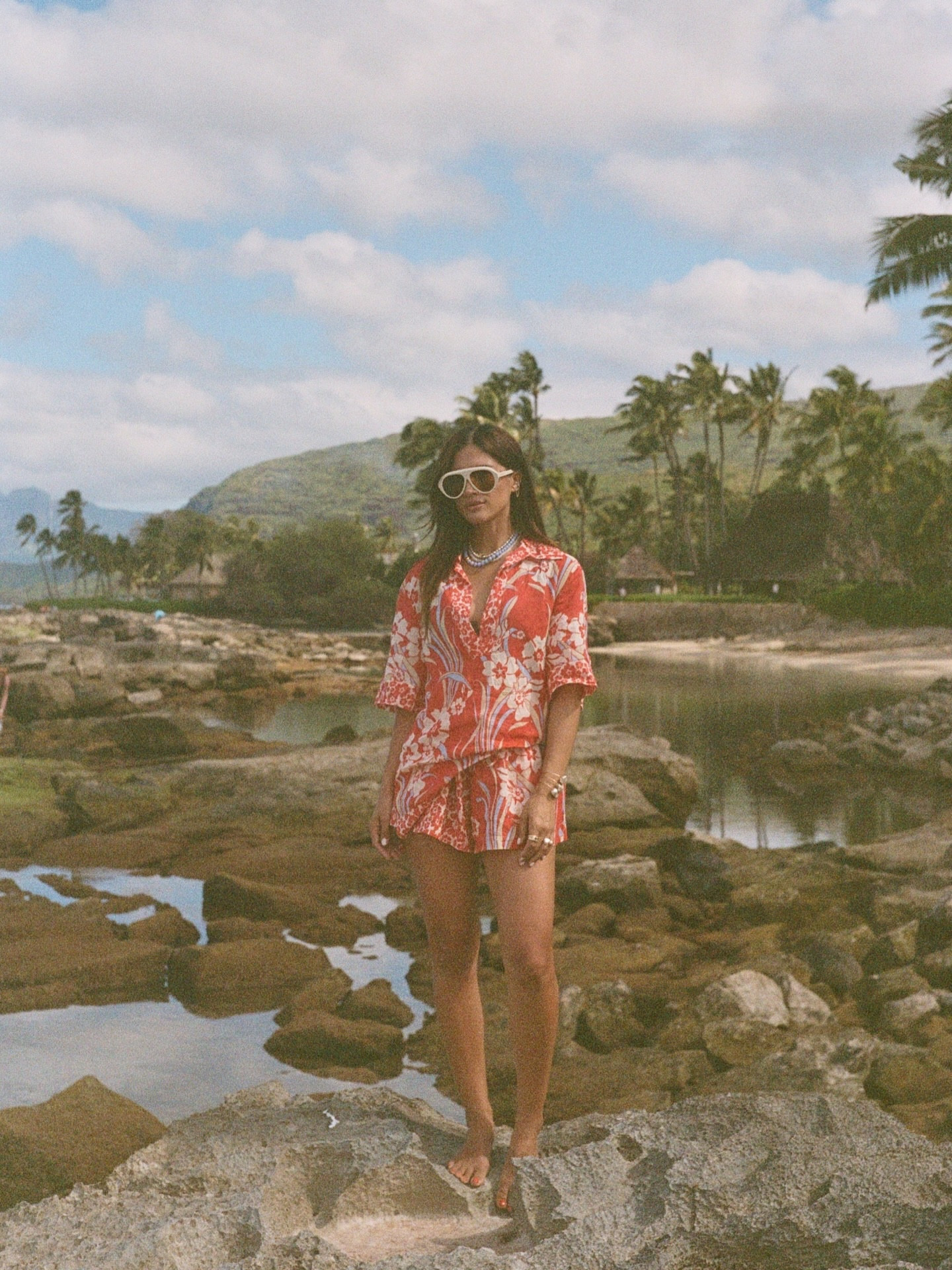 Mornings at the tide pools 🪝 (also walking barefoot on lava rock is my super power)