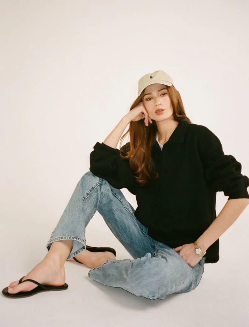 Airport Sweatshirt | Black | Rumored