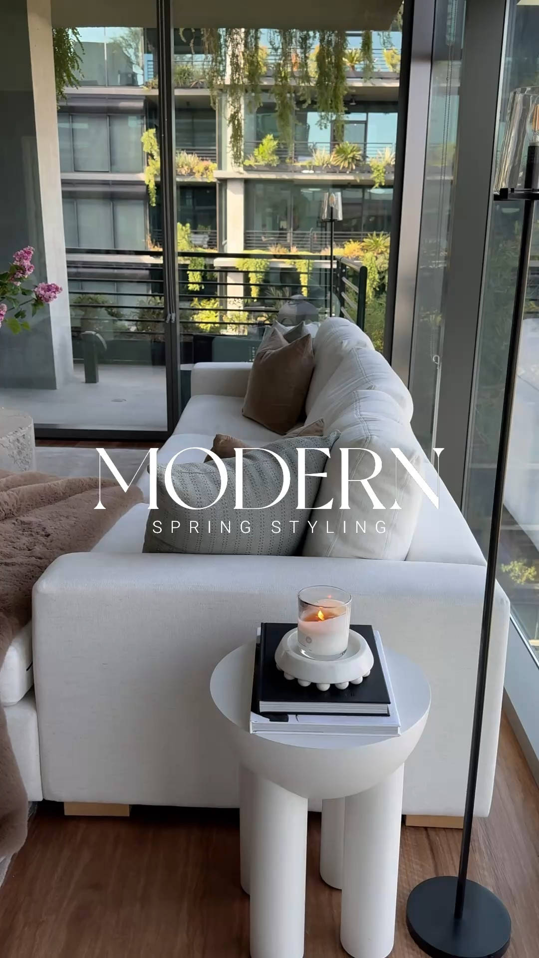 Modern spring styling🤍🖤

#LTKHome #LTKStyleTip