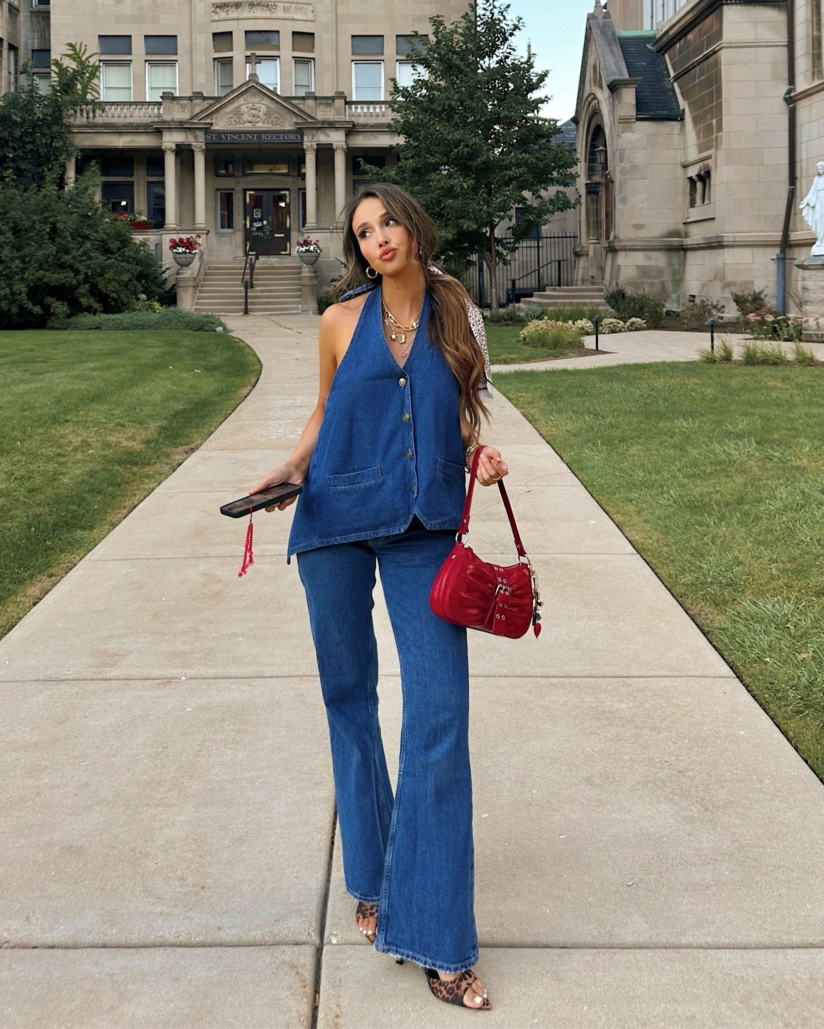 dark denim favorites for fall fashion 

#LTKFallSale #LTKStyleTip #LTKFindsUnder100