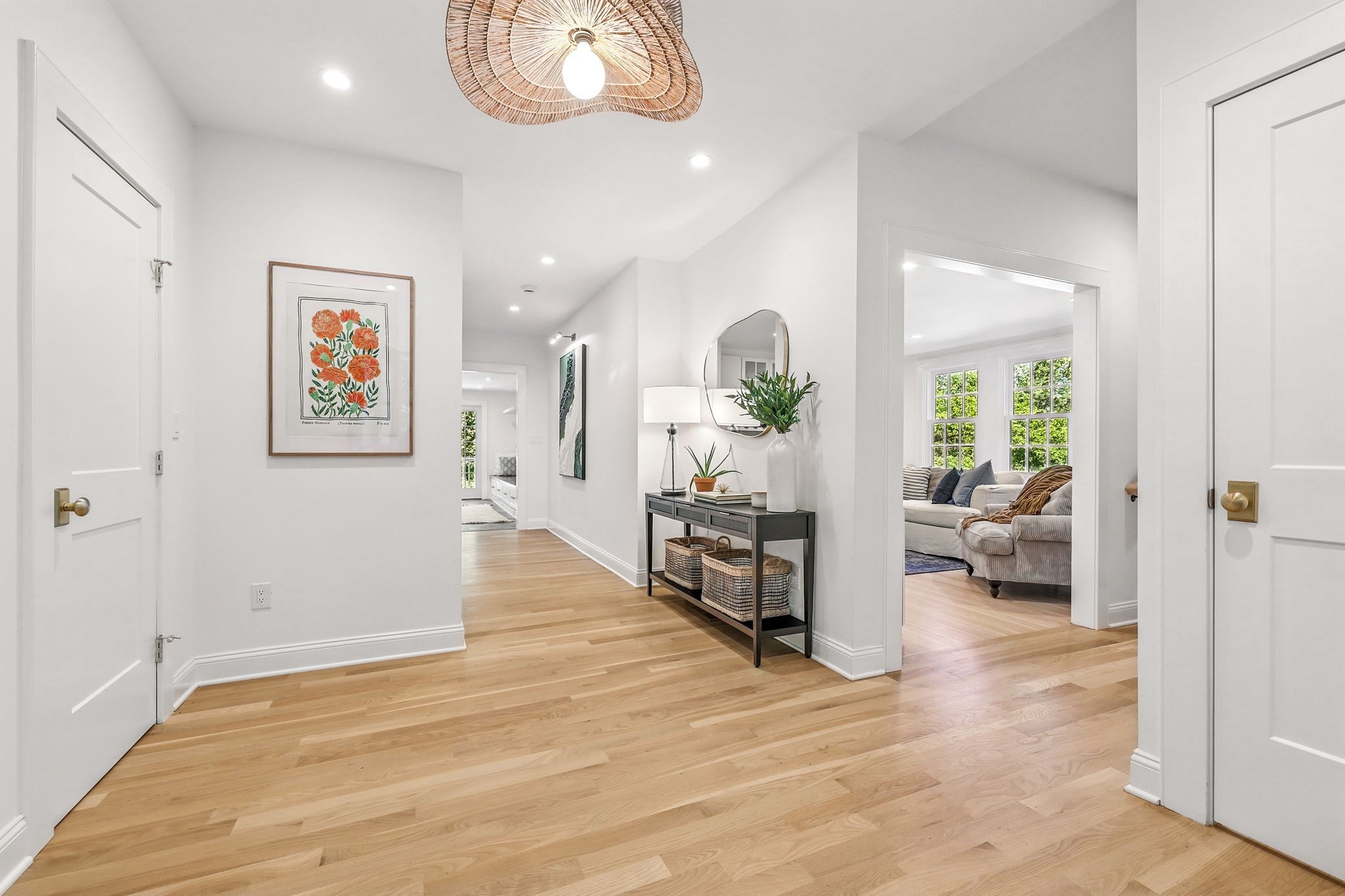 A grand welcome that sets the tone from the moment you walk in. This open entryway balances scale and simplicity, creating a light-filled path into the heart of the home.


📷 by Houlihan Lawrence
