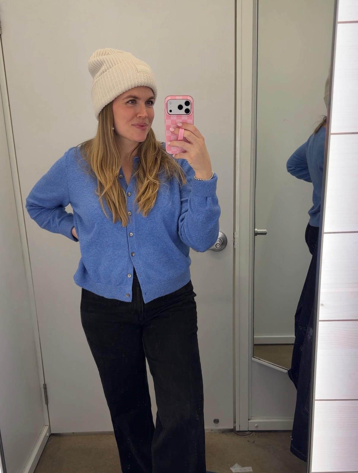 Loving this Old Navy cardigan so much! It’s so flattering and I get it in a L for a more oversized look. 