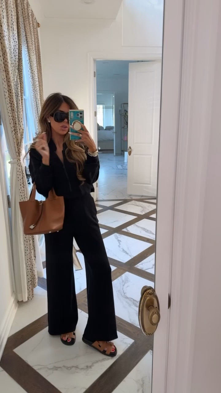 This is by far the comfiest and best travel outfit! I’m wearing an XS in regular length! 

Nordstrom fashion, Nordstrom finds, Travel outfits, Jumpsuits, Fall outfits women, SPANX, Comfy outfits, Gemme Beauty, Emily Gemma

#LTKTravel #LTKmomlife #LTKstorytime