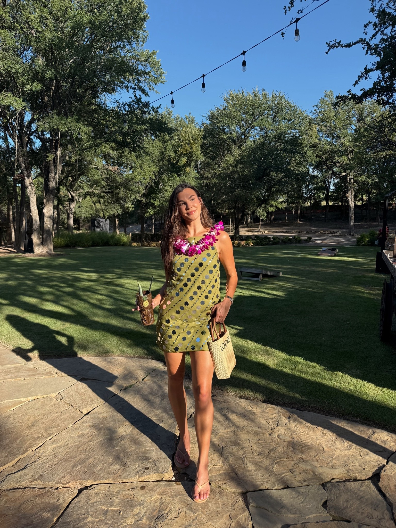 Size xs in the dress 🍸
