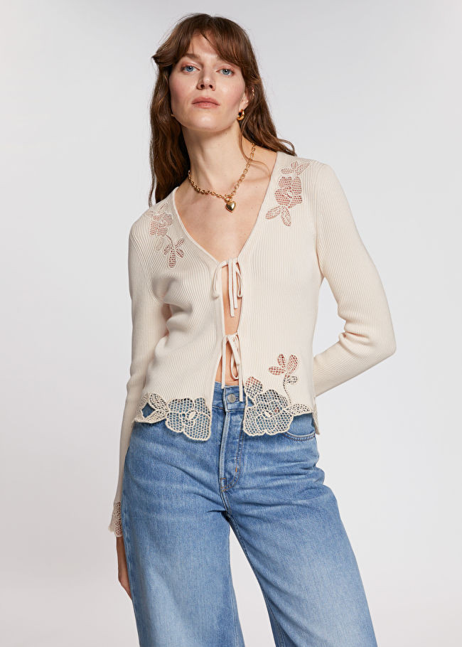 Strickjacke mit floraler Spitze | & Other Stories (DE + FR)