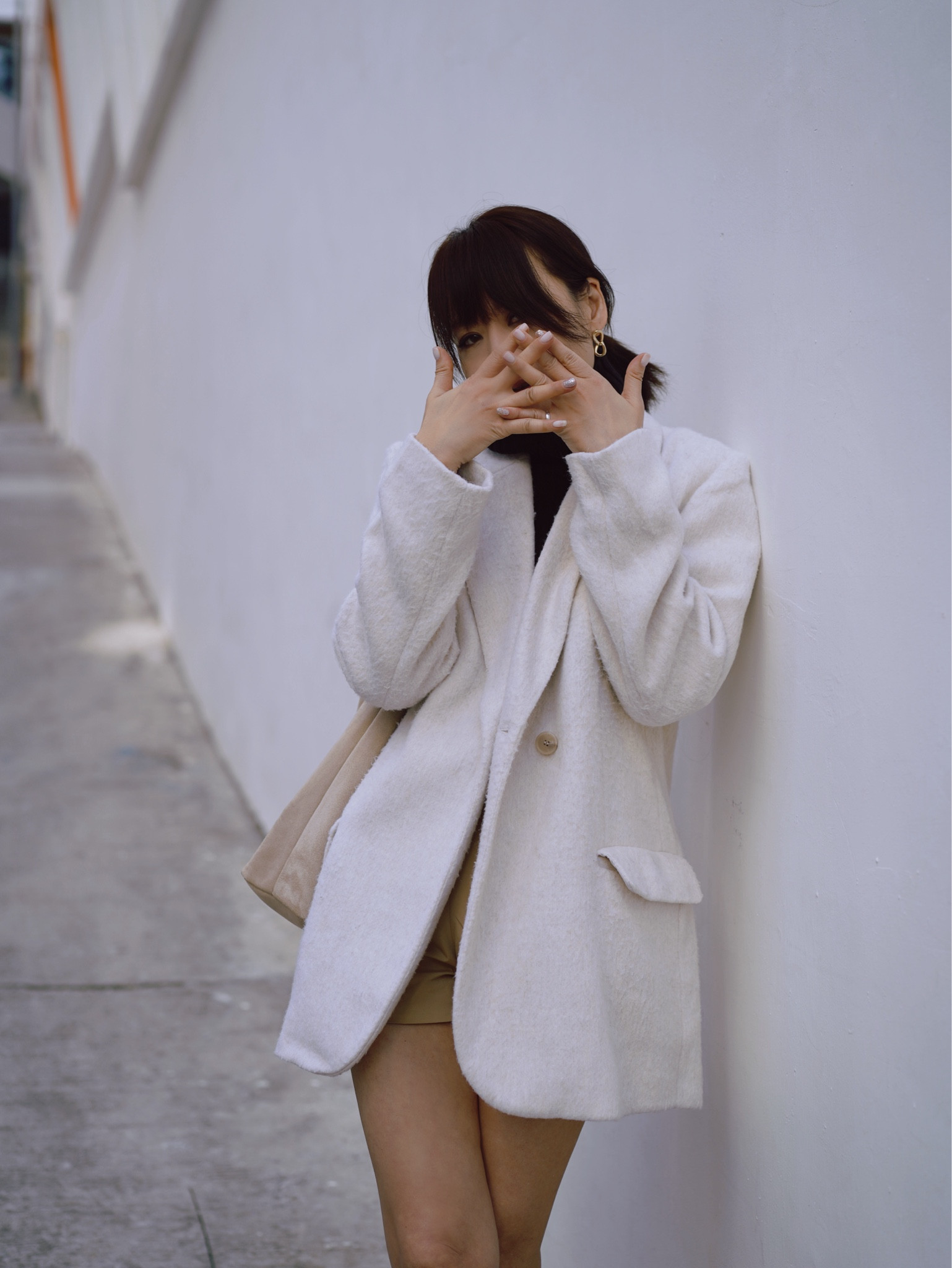 White Blazer : Power dressing redefined. 
An oversized is SEASONAL TRANSITION
Layer over summer dresses in spring, style with turtlenecks in fall. Your white blazer works 365 days a year.

#whiteblazer #turtleneck 

#LTKworkwear #LTKstyletip #LTKwinter