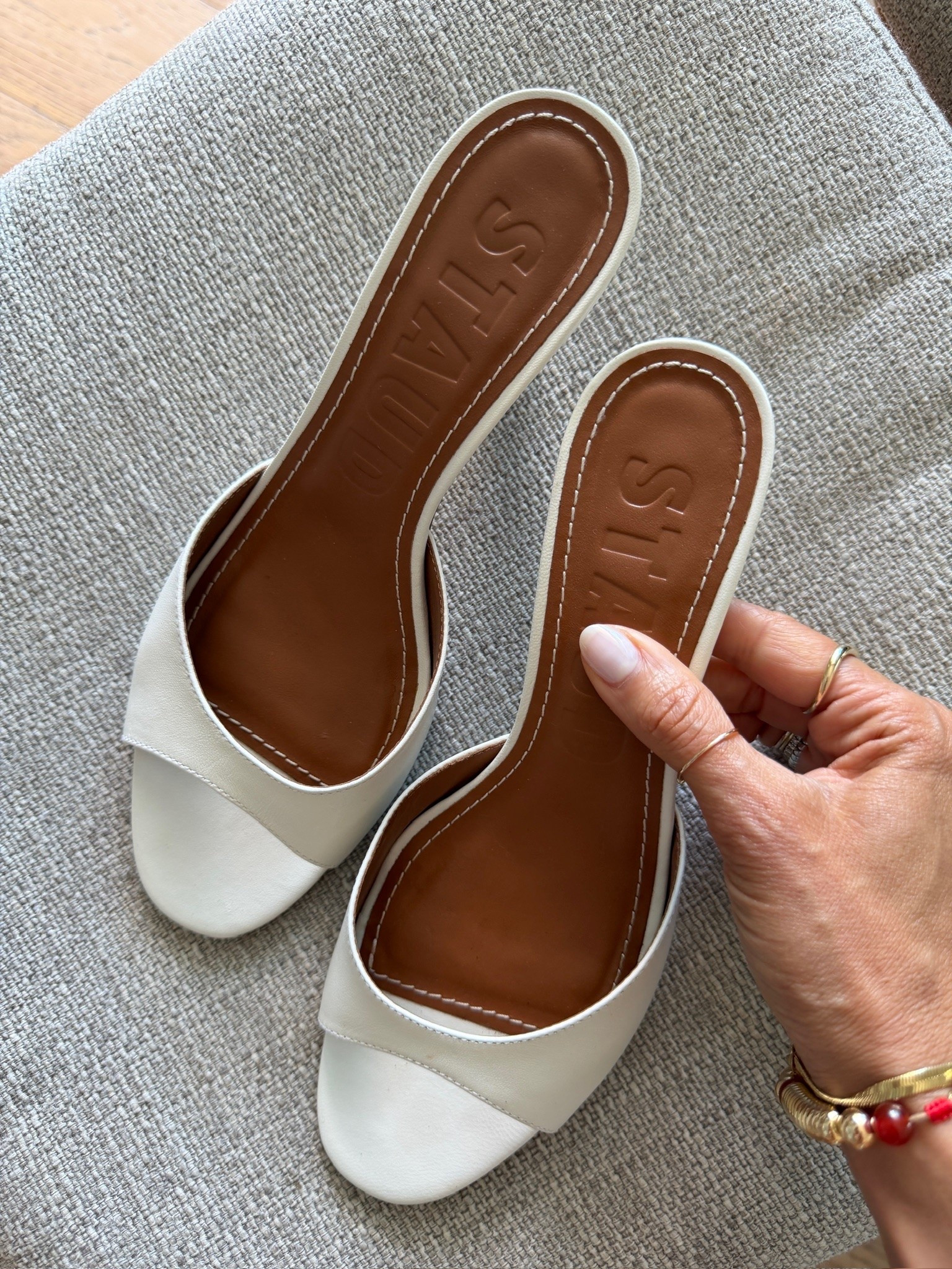 The kitten mules I’ve been wearing at least 3x a week for months now is on sale and I’m so excited! I would buy this pair again many times, cost per wear at this point is so little

#LTKSaleAlert #LTKSeasonal #LTKootd