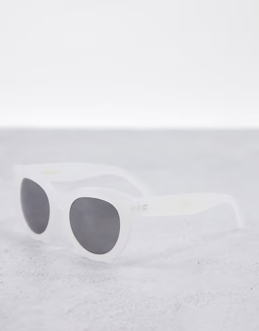 & Other Stories - Oversized cat eye zonnebril in wit | ASOS (Global)