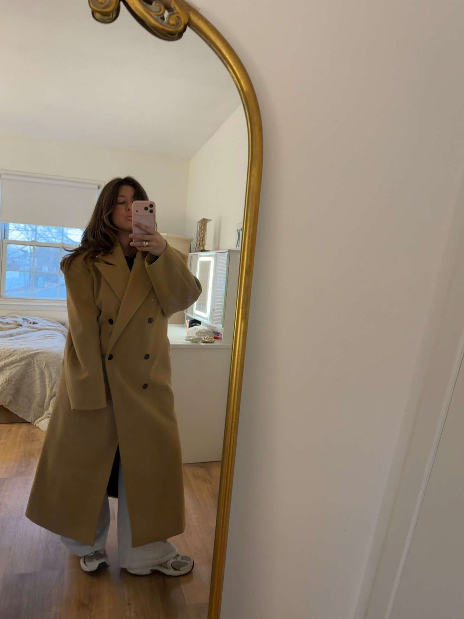 cozy chic ootd

coat source unknown grandad coat
barrel sweats linked size medium SO COZY
new balance linked tts

#LTKSeasonal #LTKPetite #LTKWorkwear