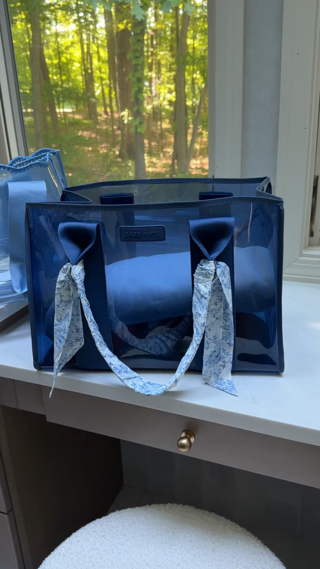 How freaking cute are these beach totes!? 😍 I’m obsessed 

Case-Mate | Jelly Tote | Beach Day | Pool Day 

Come Stay Awhile, Amanda Vernaci

#LTKTravel #LTKmomlife #LTKSwim