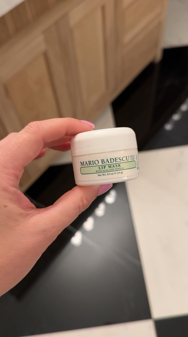 This lip mask is perfect for winter and under $11! 

Amazon finds, beauty, winter essentials, lip mask, hydrating

#LTKSeasonal #LTKVideo #LTKHome