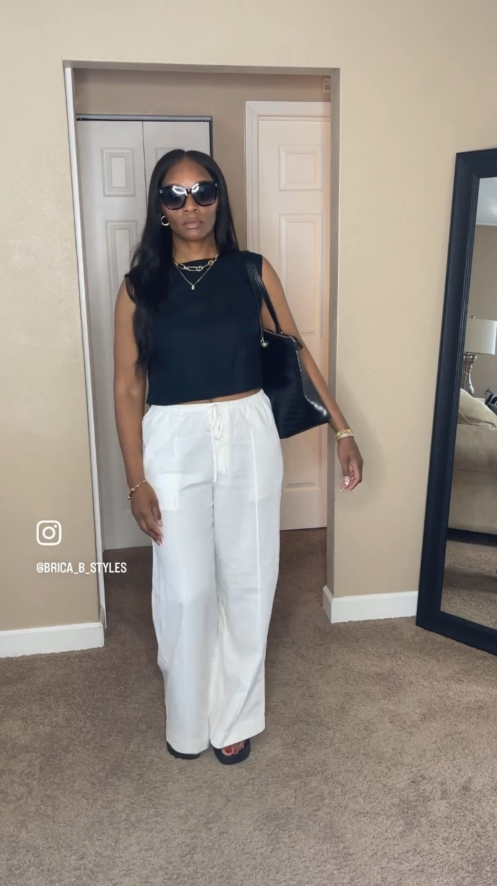 Travel Outift / Spring casual outfit. So cute and comfy. Linen is my favorite fabric for this time of year! 

#LTKVideo #LTKfindsunder50 #LTKover40