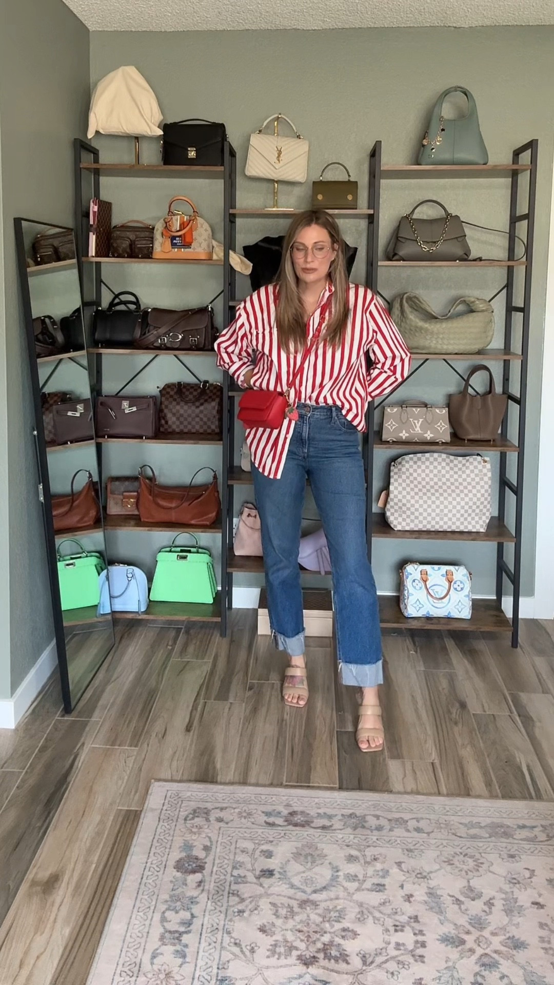 I can’t get enough of these jeans. I’m wearing a size 4 in 5’6 and around 137 pounds. 
This little bag is so cute and currently ON SALE. 

#LTKStyleTip #LTKSaleAlert #LTKItBag