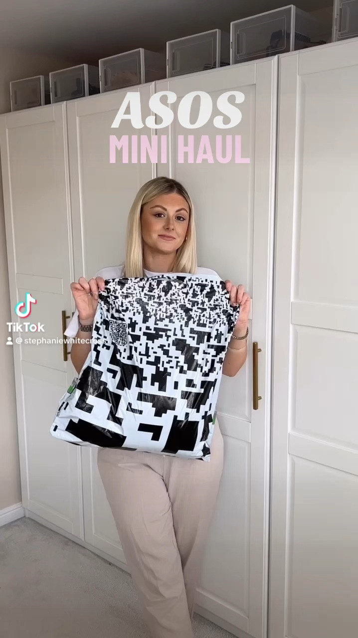 I LOVE an ASOS shop, I picked up a few items that I thought would be fun to share with you. 🥰

A TRY-ON haul is coming very soon, so follow to not miss it. 🫶🏽

Also bonus pints for spotting the lipstick on my top, black underwear and creased trousers 😂  that’s mum life right there! 

All items linked on my @ltk.europe the River Island Trousers have now gone up in price, sorry!! 😔 

#asoshaul #asostryon #capsulewardobe #capsulecloset #minihaul

#LTKuk #LTKstyletip #LTKsummer