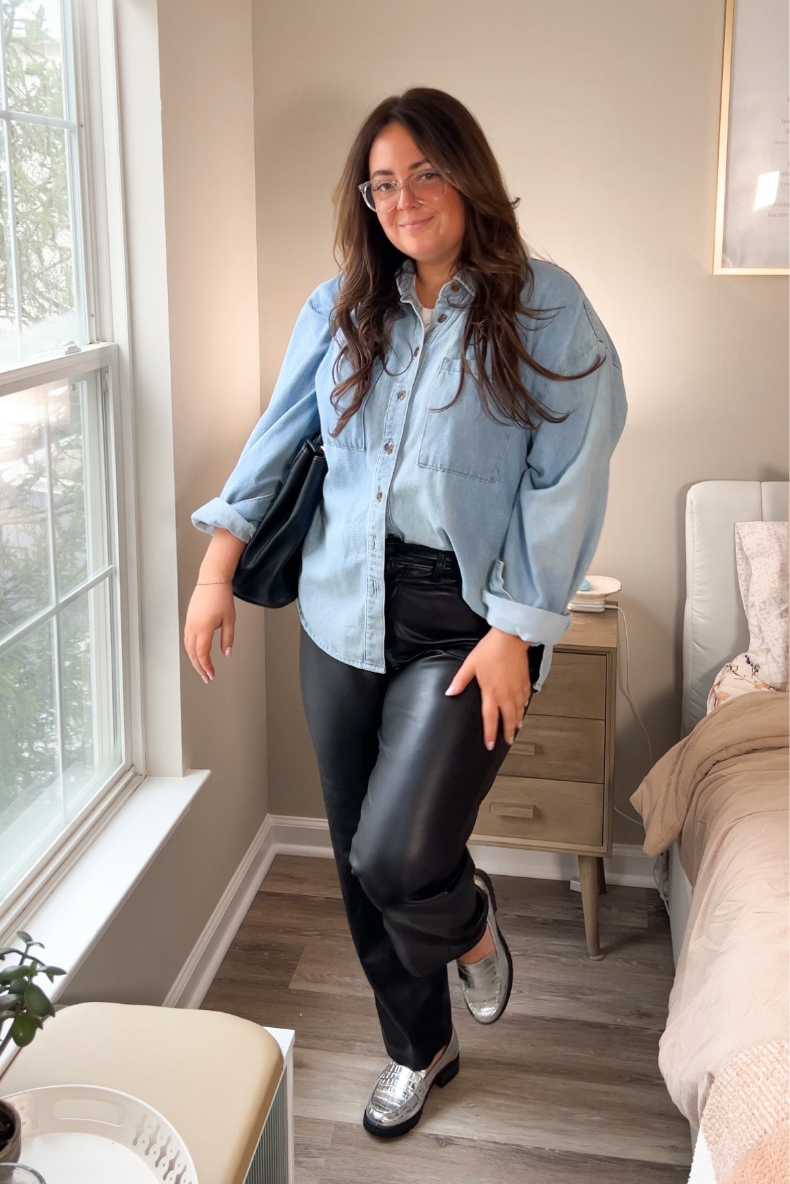 monday meeting fit ☕️❄️📓🪩

Love these silver loafers from Old Navy! Leather pants are old navy too + have them in multiple colors now 👏🏼

#LTKworkwear #LTKshoecrush #LTKmidsize