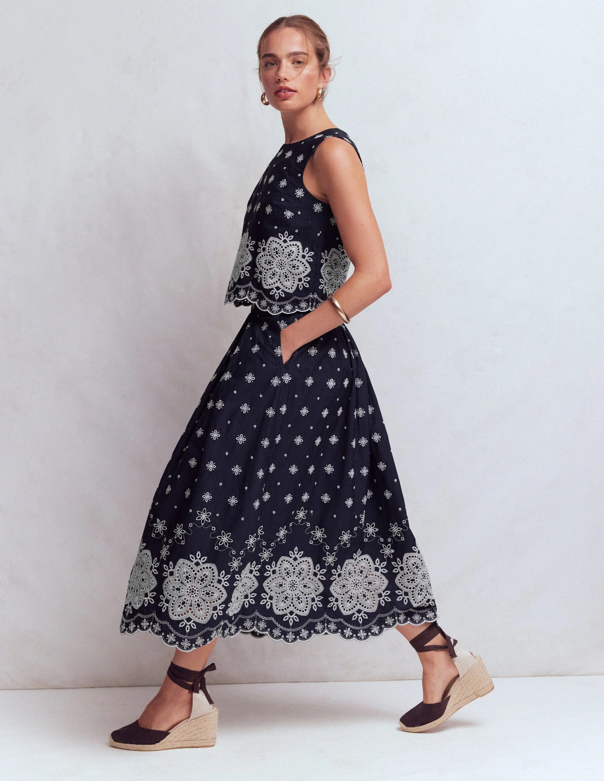 Verity Broderie Poplin Skirt-Navy | Boden (US)