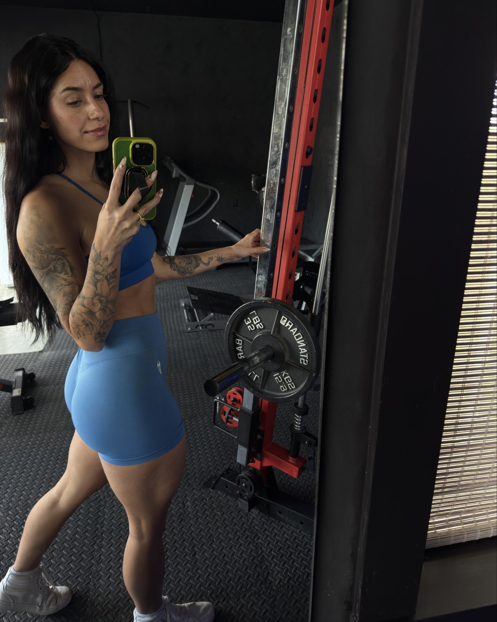 my favorite workout brand apparel!
Shorts: wearing a size small in the color Azure! 
Bra wearing a medium in color electric blue!
I’m 5’7 and 140 pounds! I size down in the shorts to have more belly compression! 