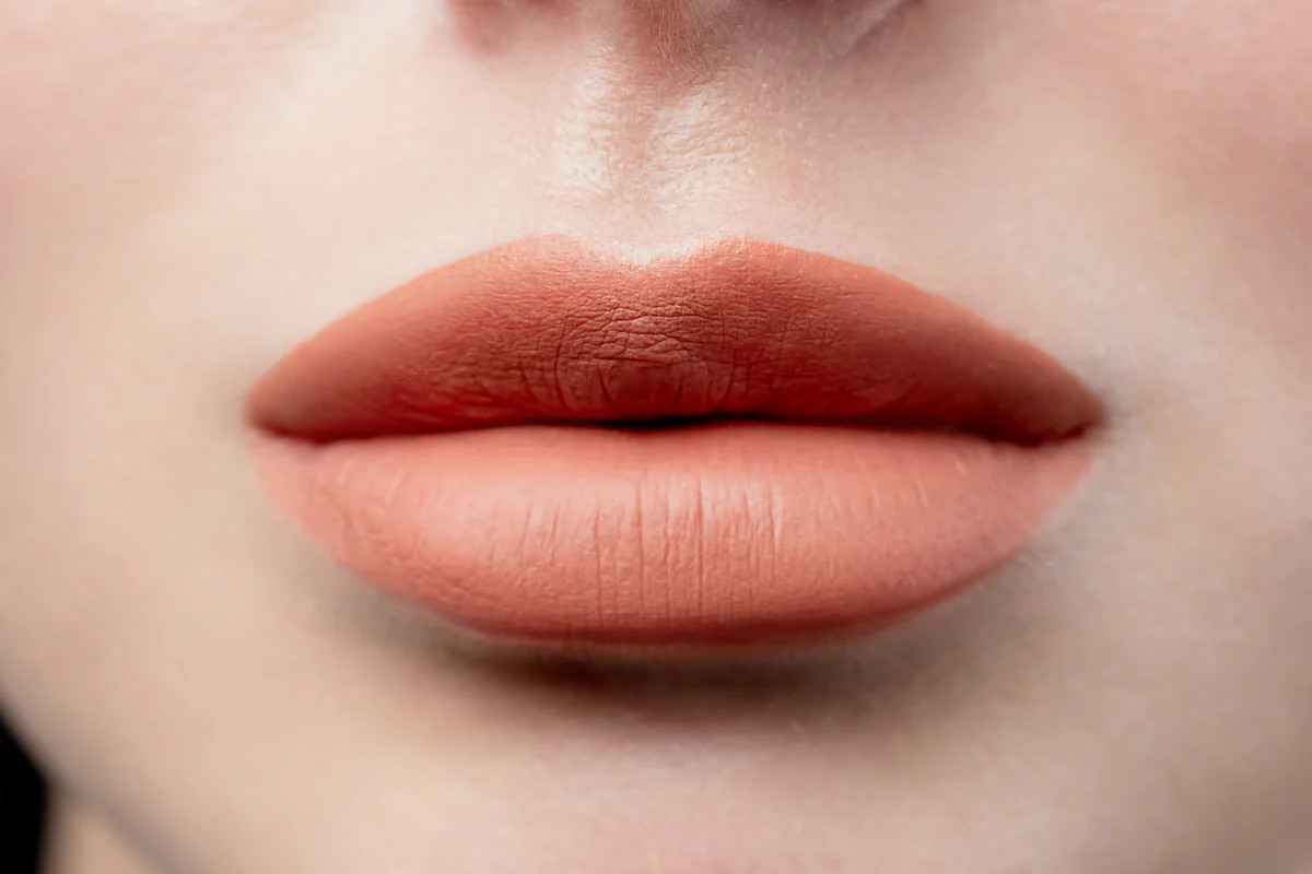 GOLDSAND LONG-TERM HYDRATION 2 in 1 LIQUID LIPSTICK &amp; CHEEK BLUSH SOFT MATTE | VivienneHu Beauty