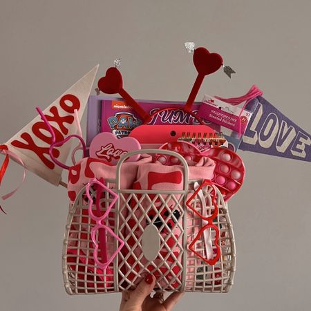 The girls Love basket 🩷❤️

#LTKbaby #LTKkids #LTKSeasonal