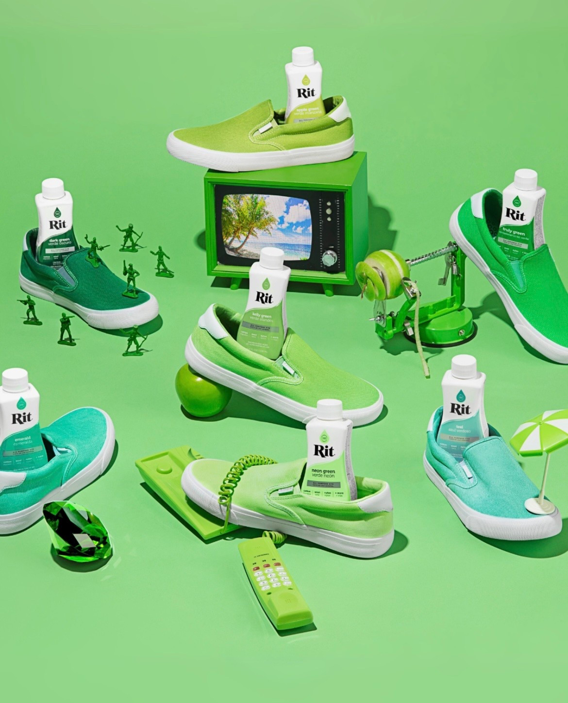 All you need to Rit Dye some white canvas shoes the perfect spring shades of green!💚 #hocspring #tcilightspring 