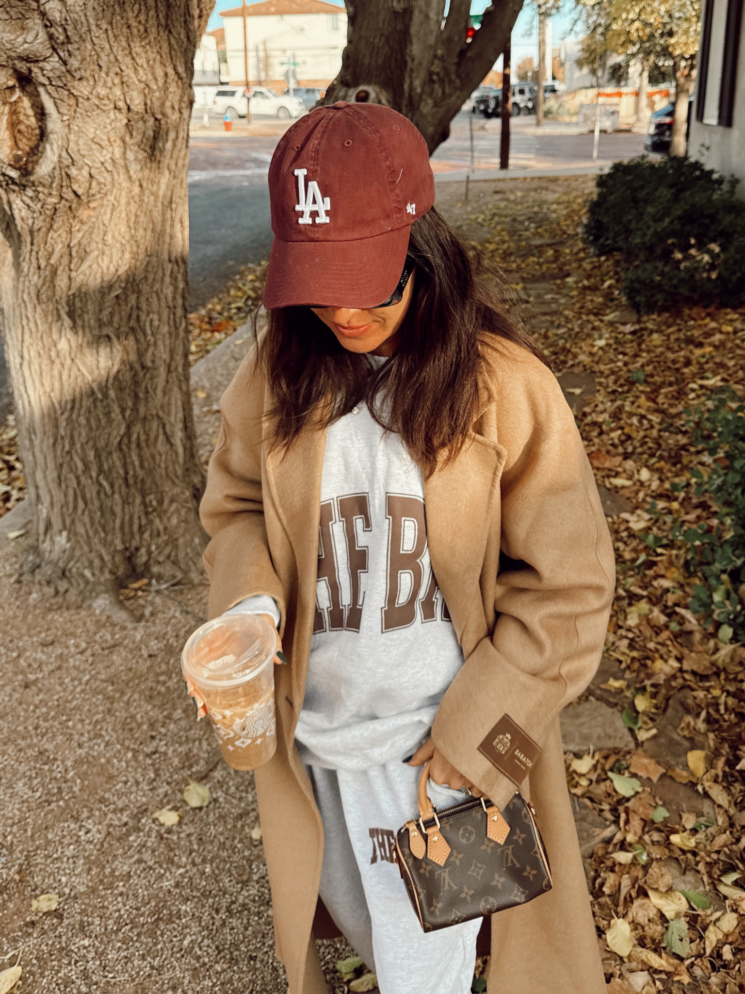 Sweat pants, the bar, la cap, trench coat 

#LTKstyletip