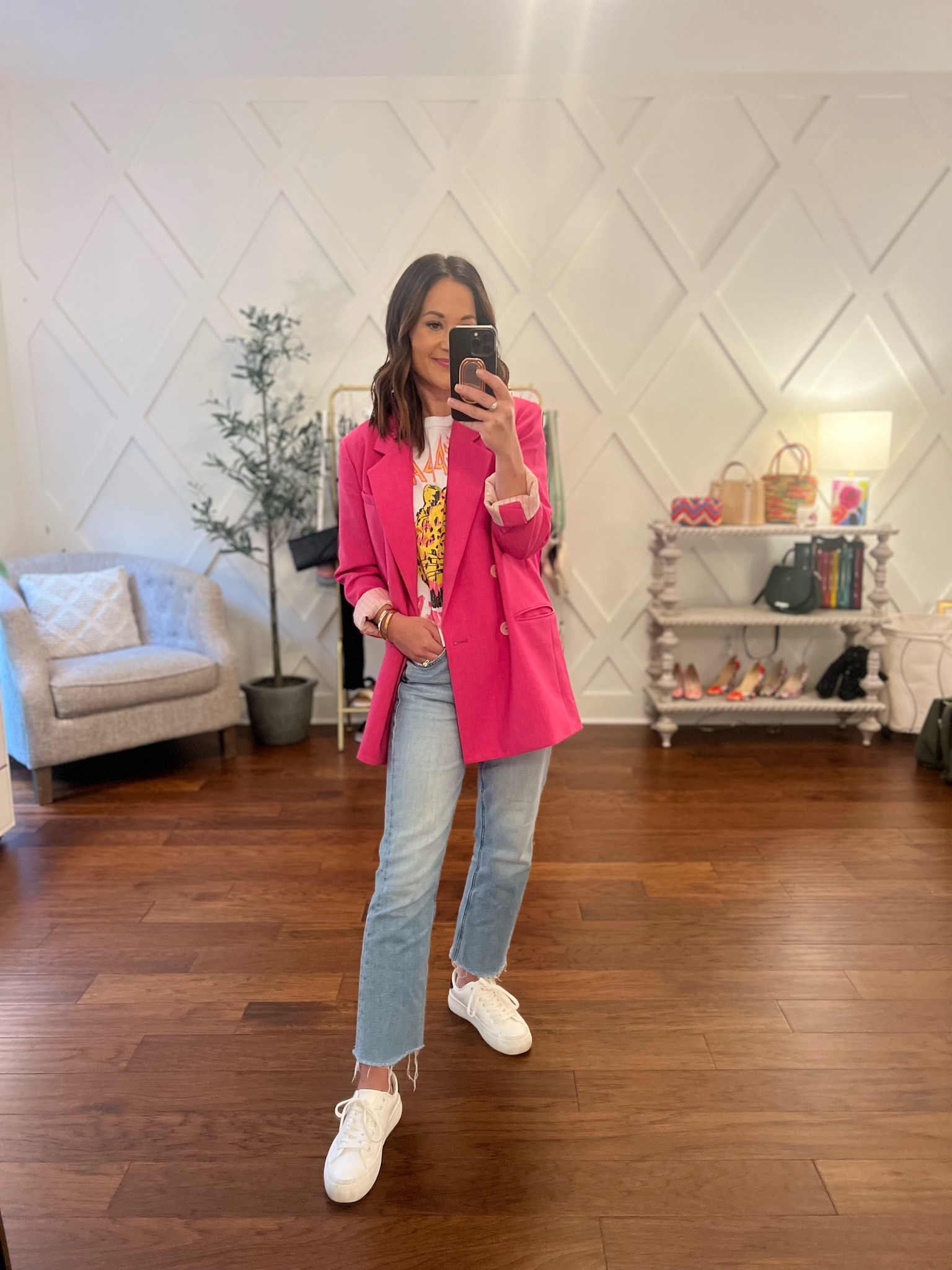 East spring ootd - oversized blazer graphic tee - cropped jeans 

#LTKFind #LTKunder100 #LTKworkwear