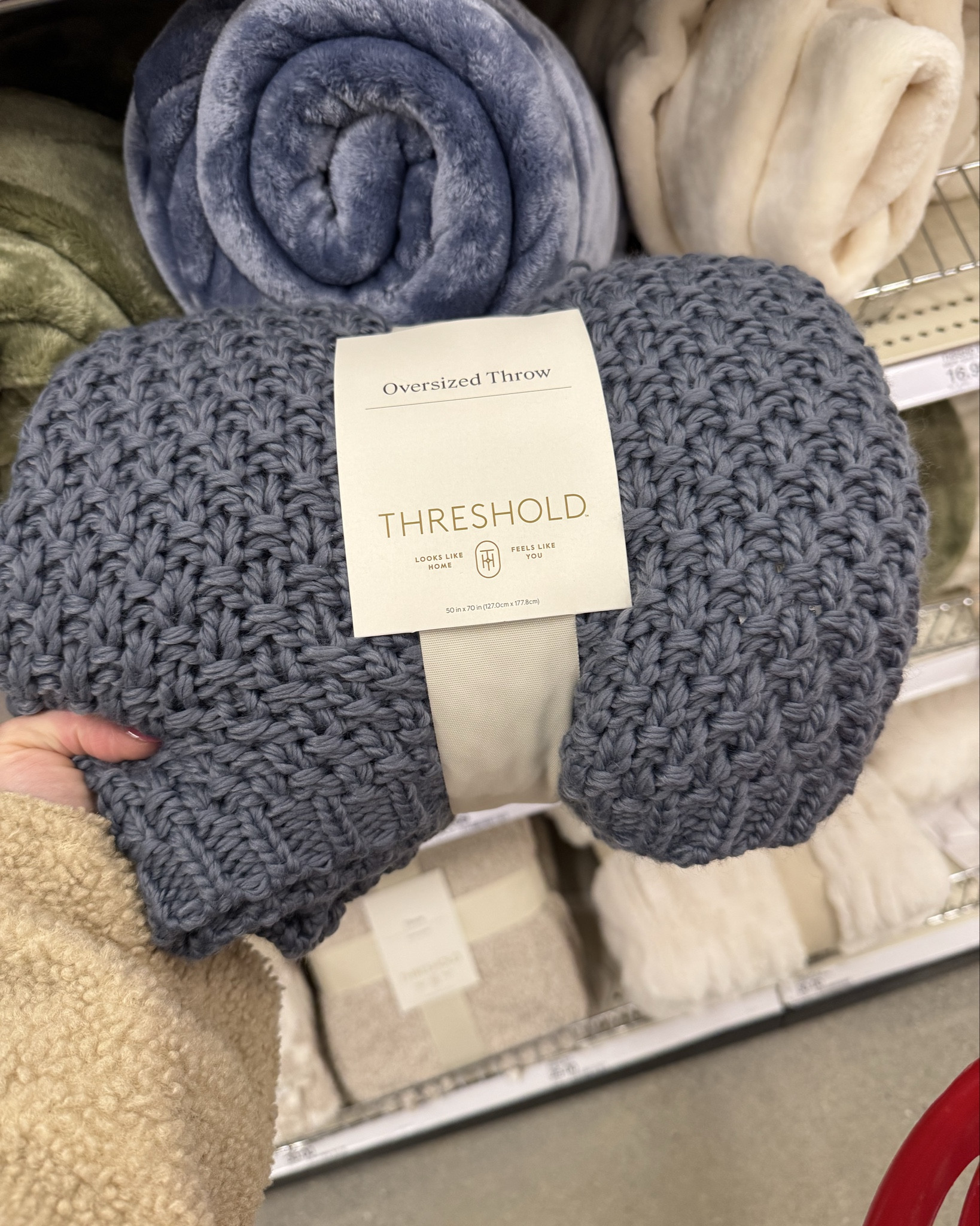 cozy blanket + neutral pillow — perfect timeless items to have year round! 

#LTKHome