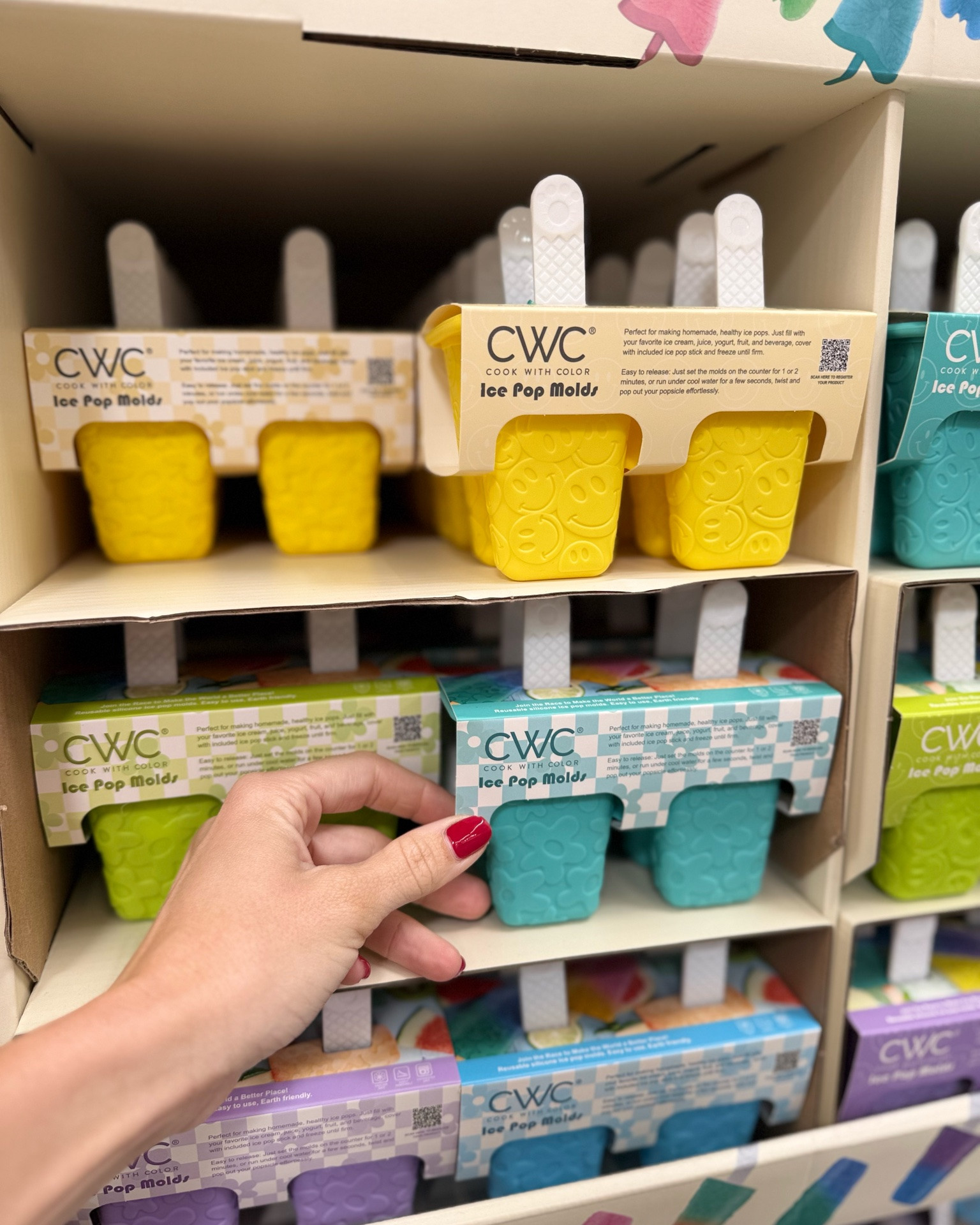 NEW! Silicone Summer popsicle molds dropping at Walmart 😍👀
-
#summer #summerfinds #summerwithkids #popsiclemolds #popsicles #walmart #walmartfinds #walmartmom