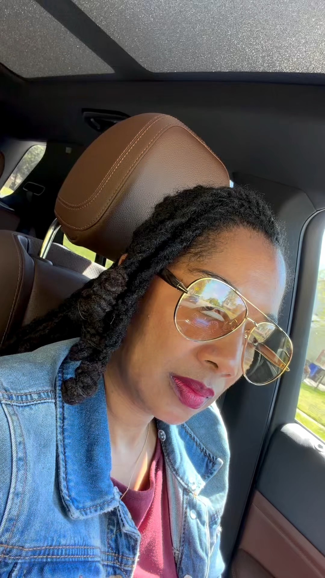 Stepped outside and made it a whole LOOK 🕶️✨ Which color you picking—gold, black, or brown? 👀 #OOTD #TrendyStyle #AccessoriesMatter

#LTKgrwm #LTKmomlife