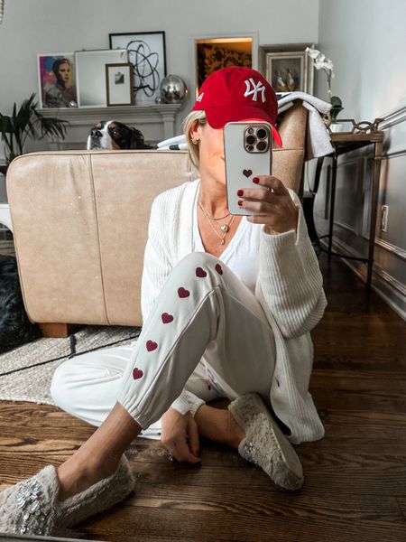 It’s been a draining 48 hours, thank god for cute sweat pants and hats.
One of my doggies has some chronic pain that has come out to play. Hoping for some help at his appointment!
•Sweats in a size xs, ON SALE. 
•Comment ❤️ for a link to shop 


#LTKsalealert #LTKstyletip #LTKover40