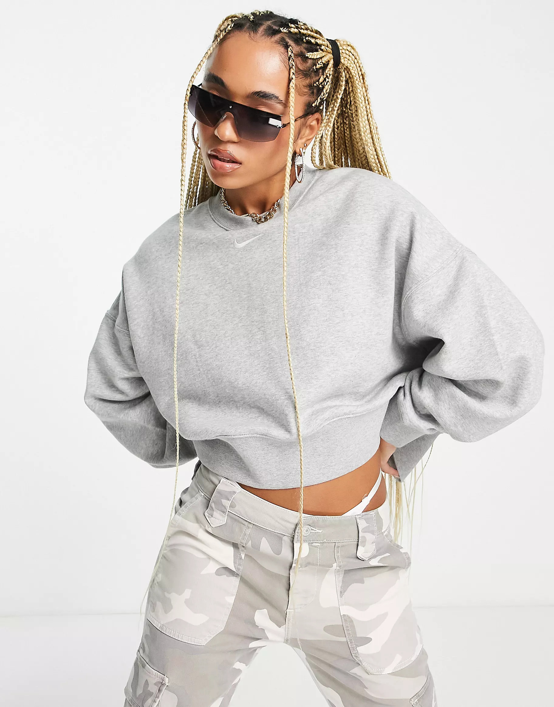 Nike - Sweat oversize coupe carrée avec mini logo virgule - Gris | ASOS (Global)
