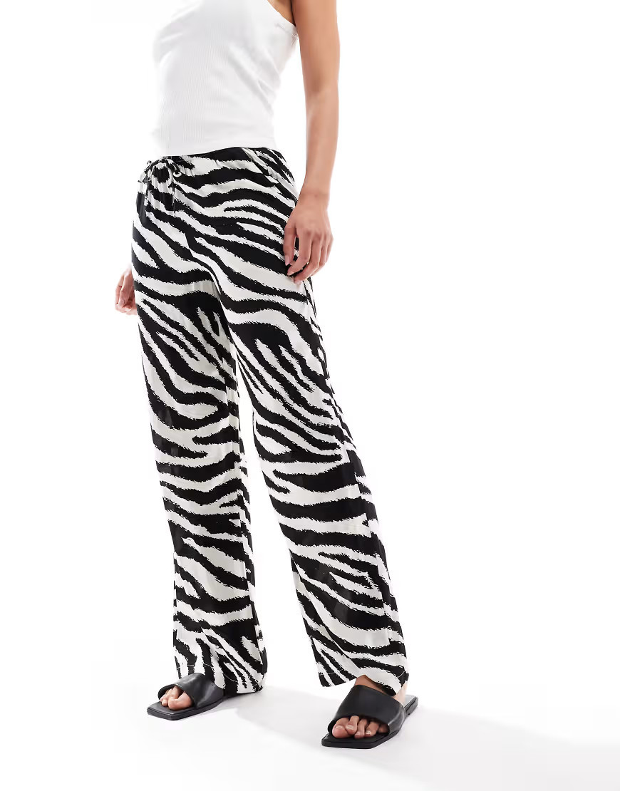 Vero Moda Easy tie waist wide leg pants in zebra print-White | ASOS (Global)