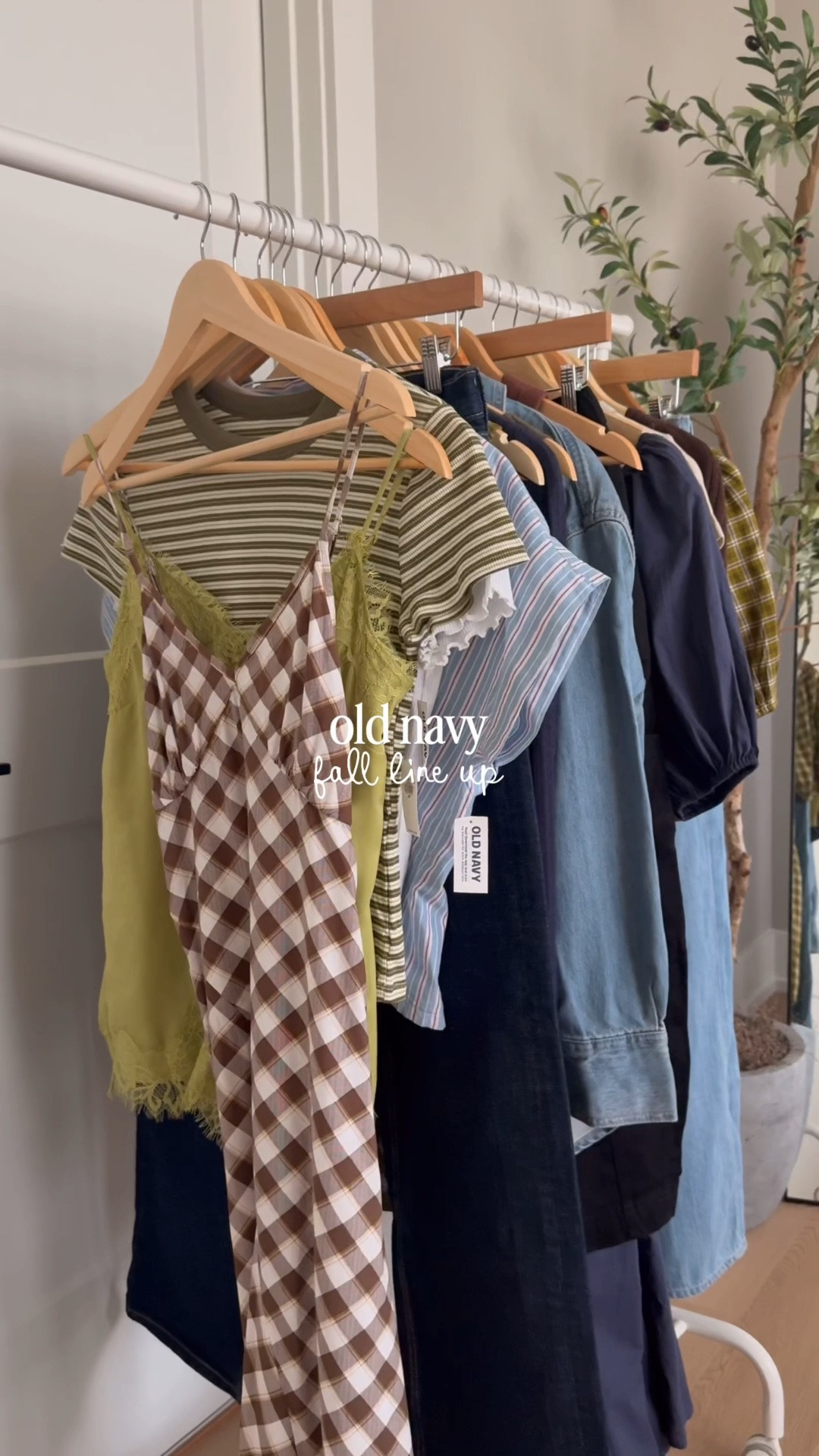 These fresh finds are ones to wear now and into fall! Stay tuned for a try on👀

Old navy finds, fall finds, fall style